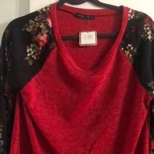 NWT acting pro size Xl sweater red floral sleeves